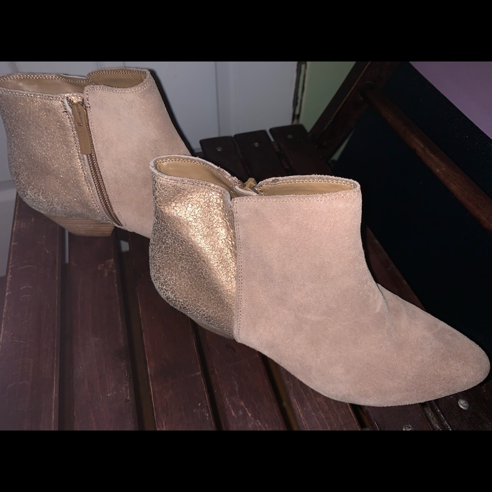 BCBG booties size 5.5 brand nude suade with gold